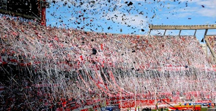 Fiesta en las tribunas