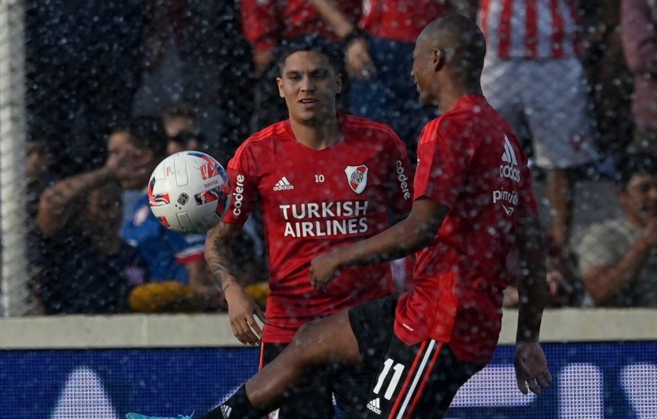 Juanfer y De La Cruz gripe en River