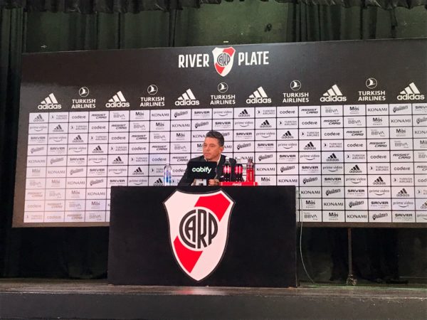 Gallardo en conferencia