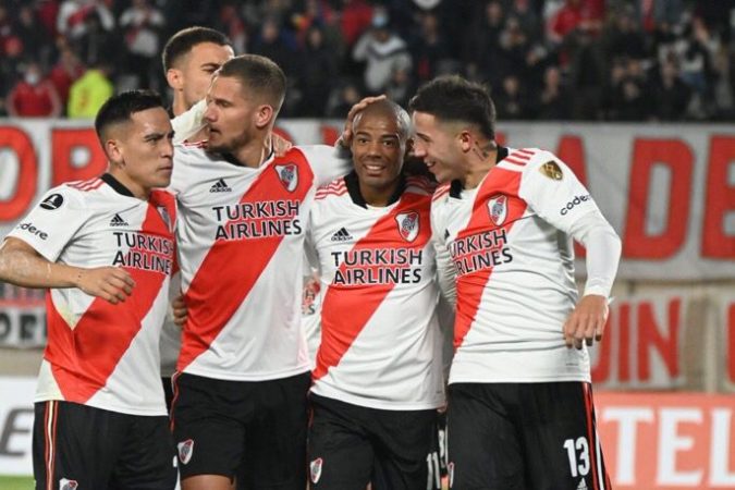 River se metió en octavos