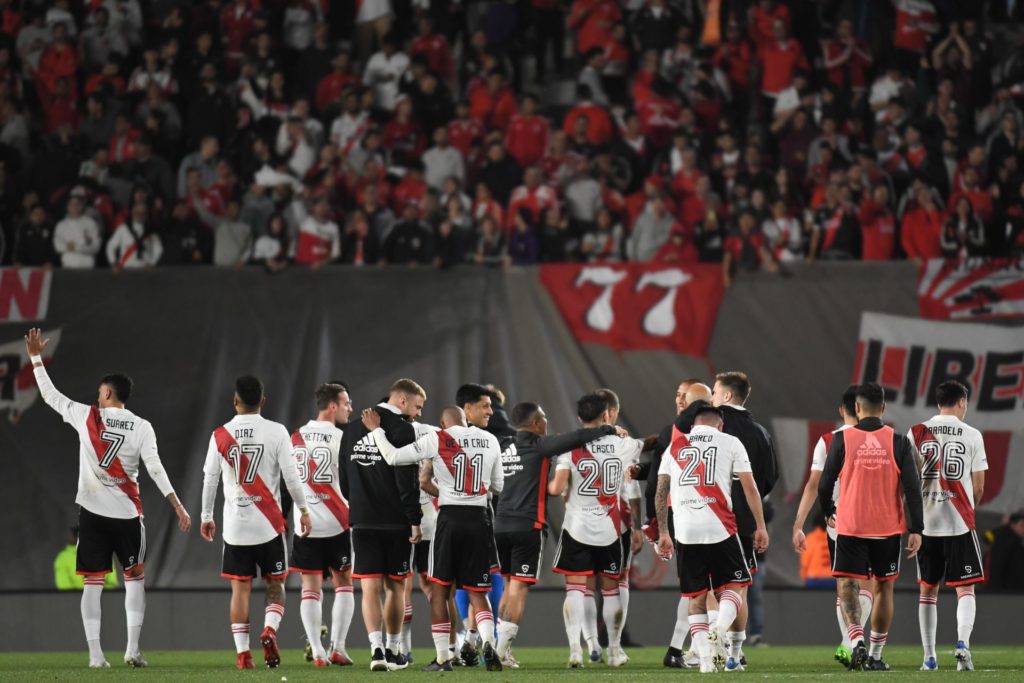 River goleó a Estudiantes