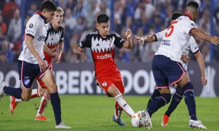 River empató un partido insólito frente a Nacional