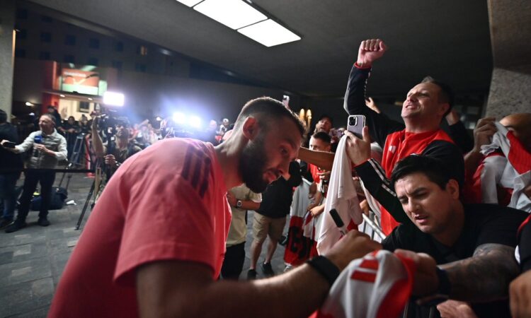 River llegó a Belo Horizonte y fue recibido por una fiesta